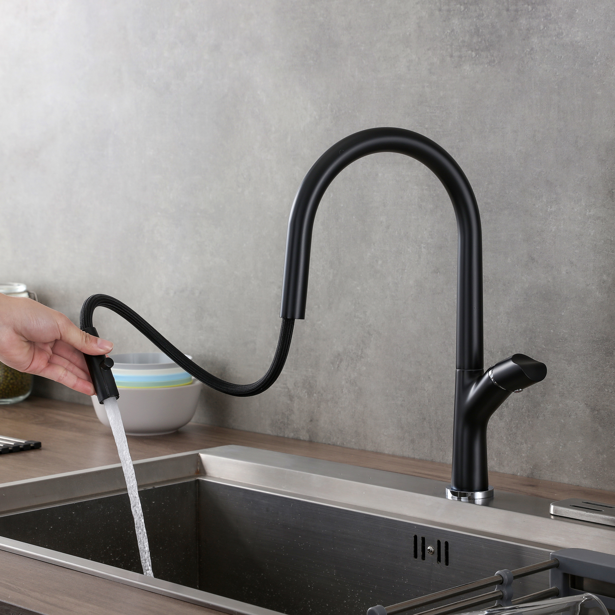Небольшой размер POM Spray Brass Good Quality Pull Down Kitchen Faucet для горячей и холодной воды
